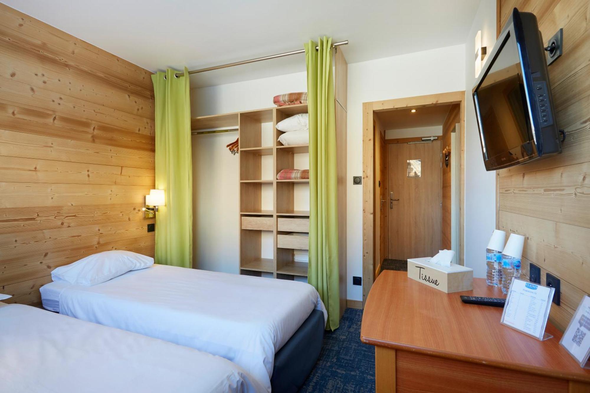 Hotel Eliova Le Chaix Alpe d'Huez ภายนอก รูปภาพ